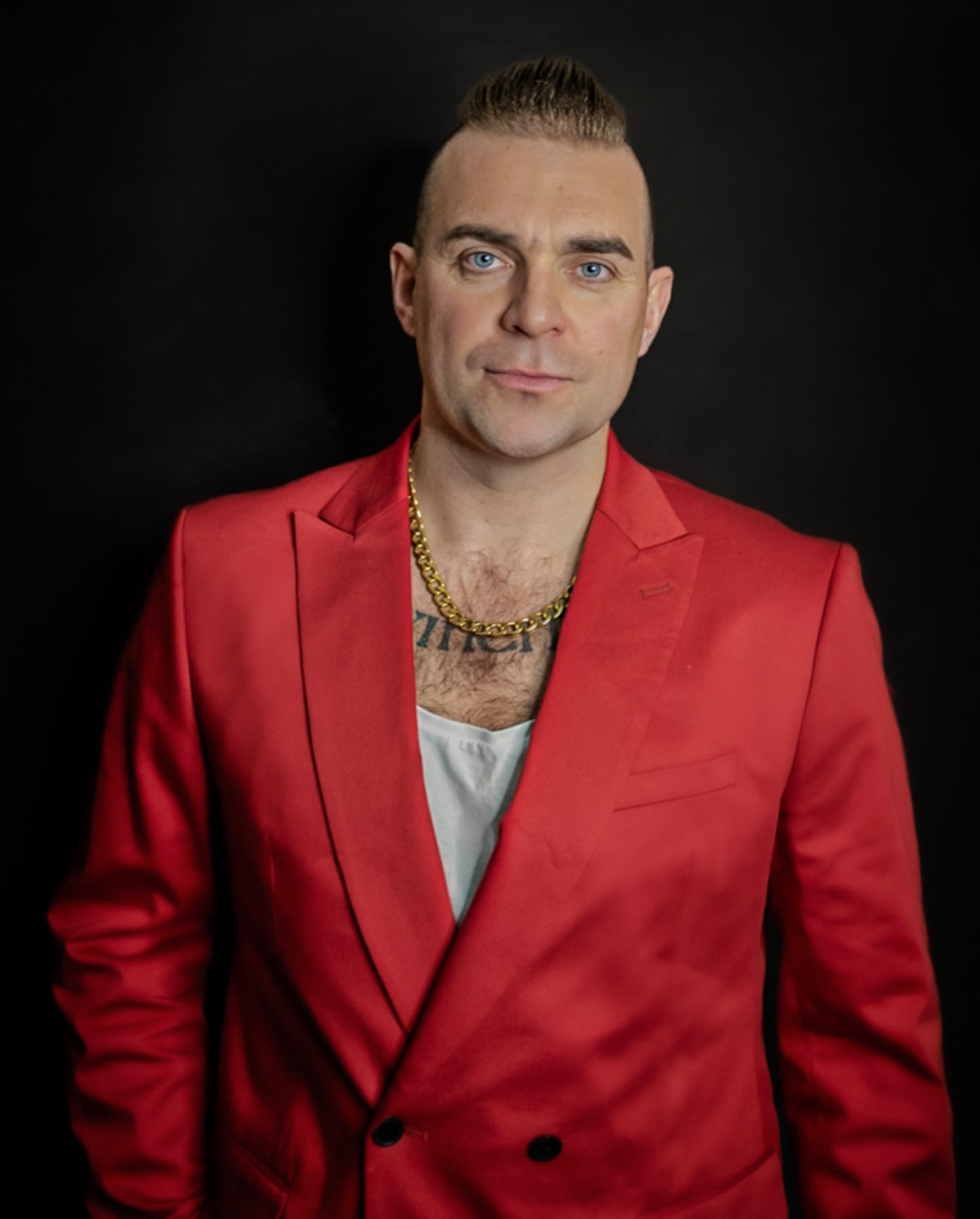 Robbie Willians (almost) – LIVE at Salty Olive!